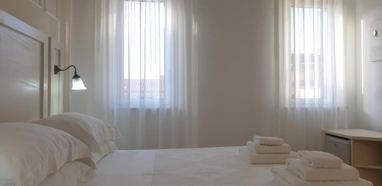 Le Camere Di Libero E Roberta Parghelia Kültér fotó